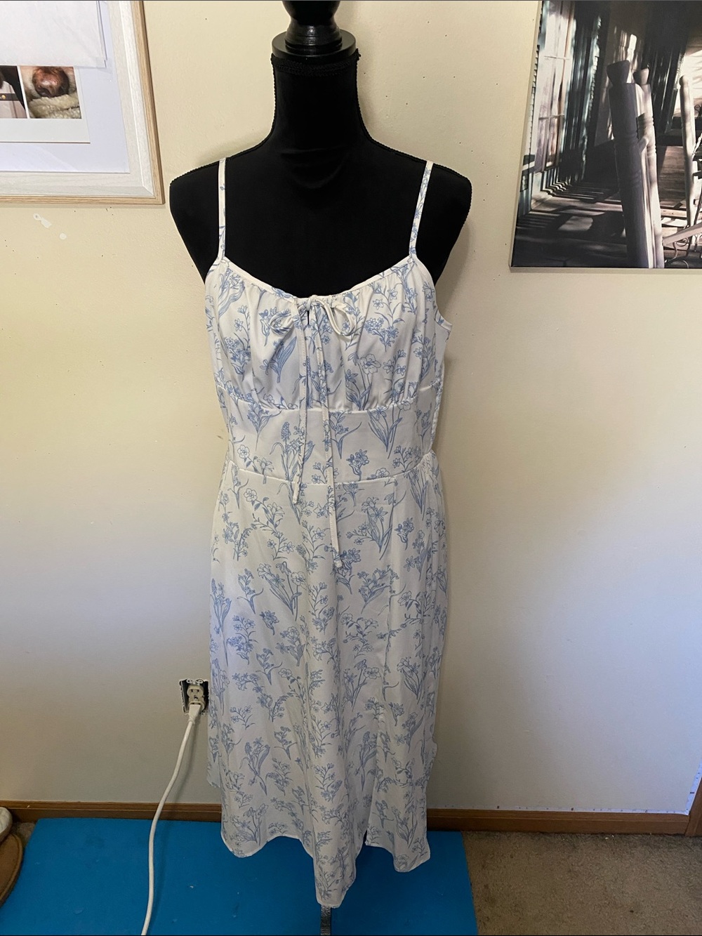 Yozy Women's White Floral Slip Dress with Blue Print Sz XL